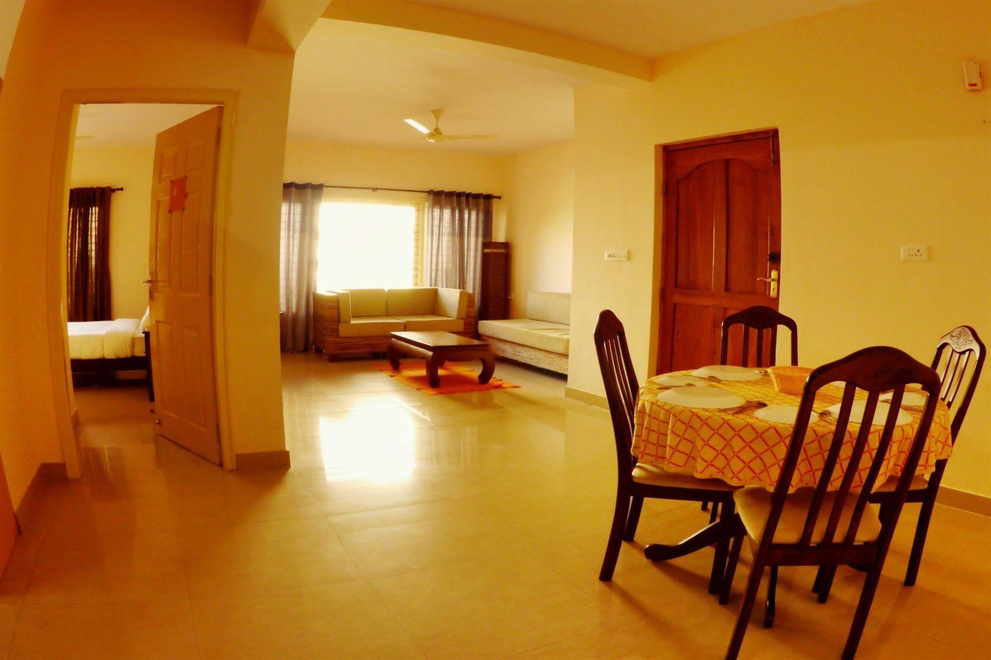 Maple Suites, Serviced Apartments Bangalore Buitenkant foto