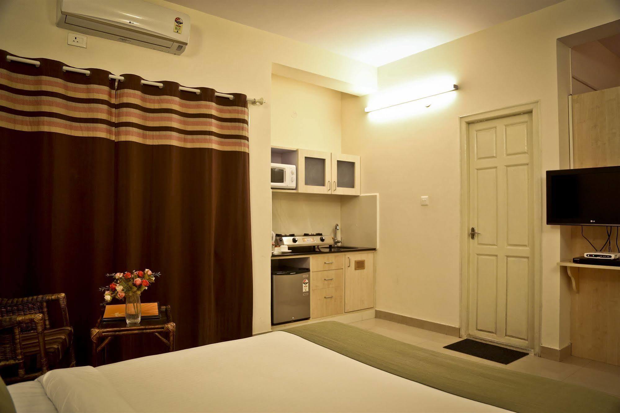 Maple Suites, Serviced Apartments Bangalore Buitenkant foto