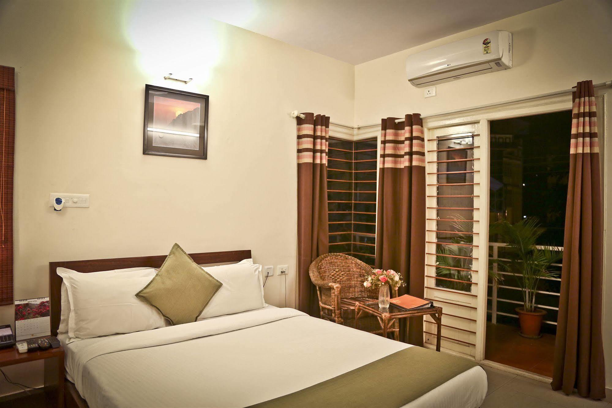 Maple Suites, Serviced Apartments Bangalore Buitenkant foto