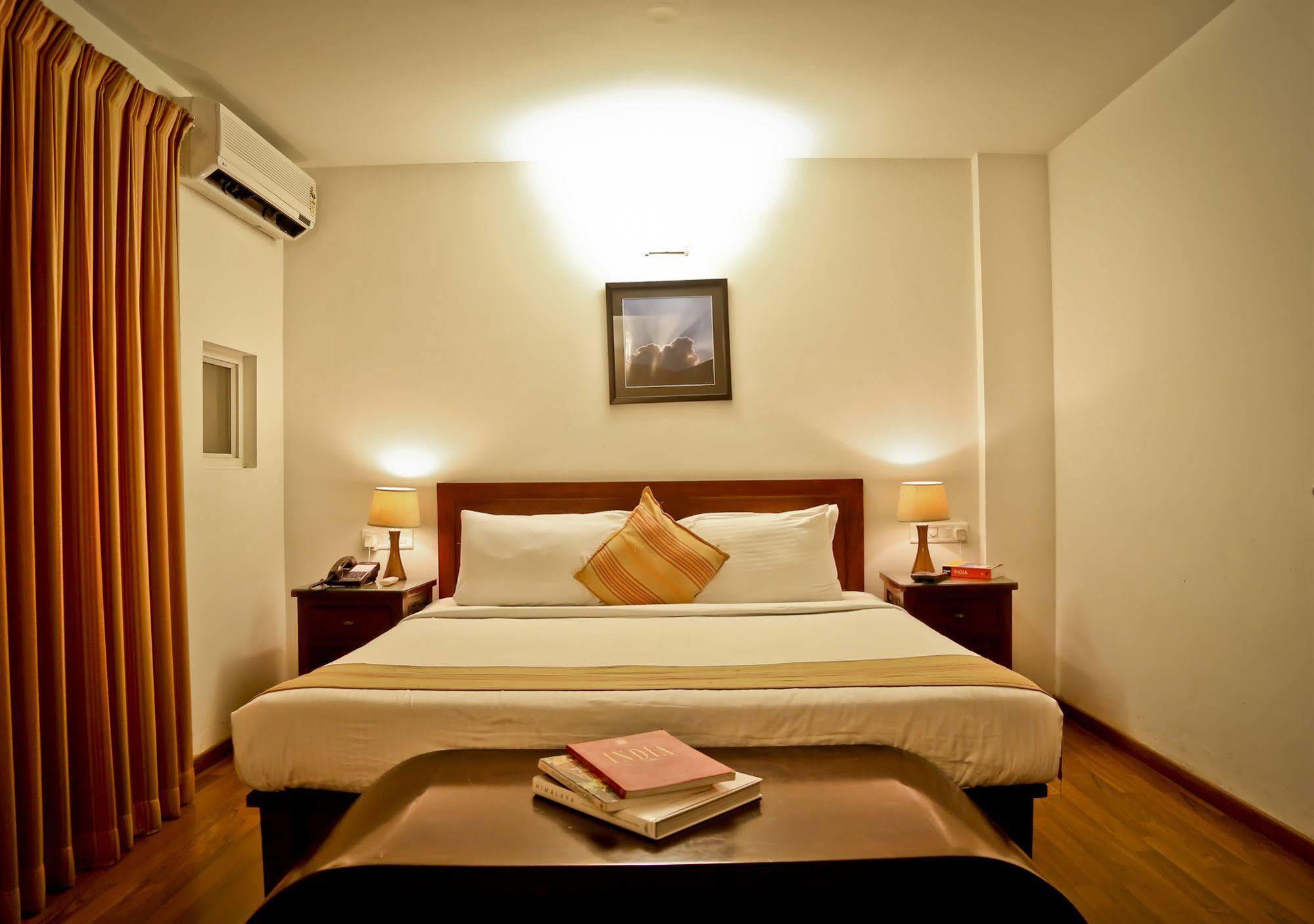 Maple Suites, Serviced Apartments Bangalore Buitenkant foto